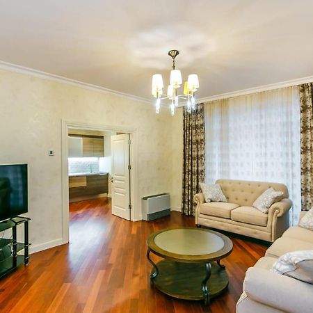 Lux Family Apartment In City Center Baku Exterior foto